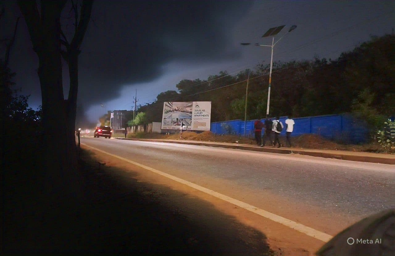 Dangers on the UPSA–UGBS Stretch: darkness, crime, and safety concerns